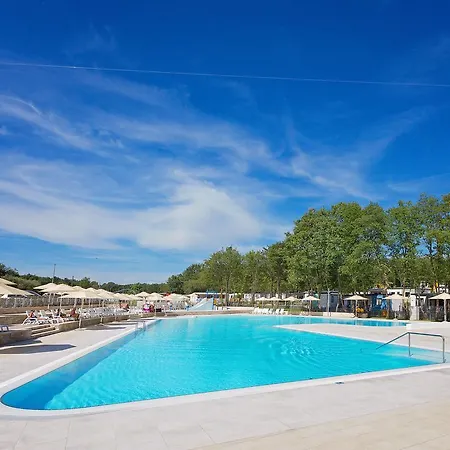 Sunny Mobile Homes Bijela Uvala פארק נופש Mugeba