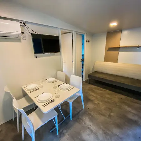 Sunny Mobile Homes Bijela Uvala Tatil parkı