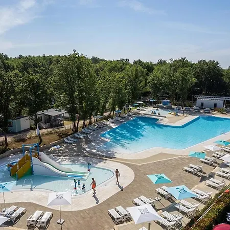 Sunny Mobile Homes Bijela Uvala פארק נופש Mugeba