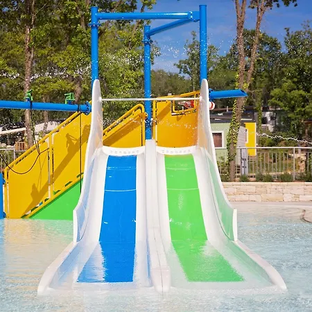 Aldeamento Turístico Sunny Mobile Homes Bijela Uvala Mugeba