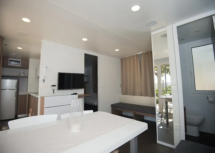 Sunny Mobile Homes Bijela Uvala 4* Mugeba