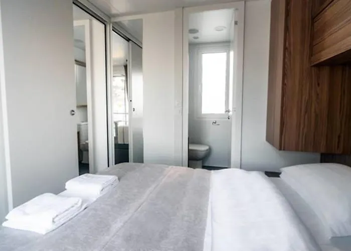 Sunny Mobile Homes Bijela Uvala Vakantiepark 4*